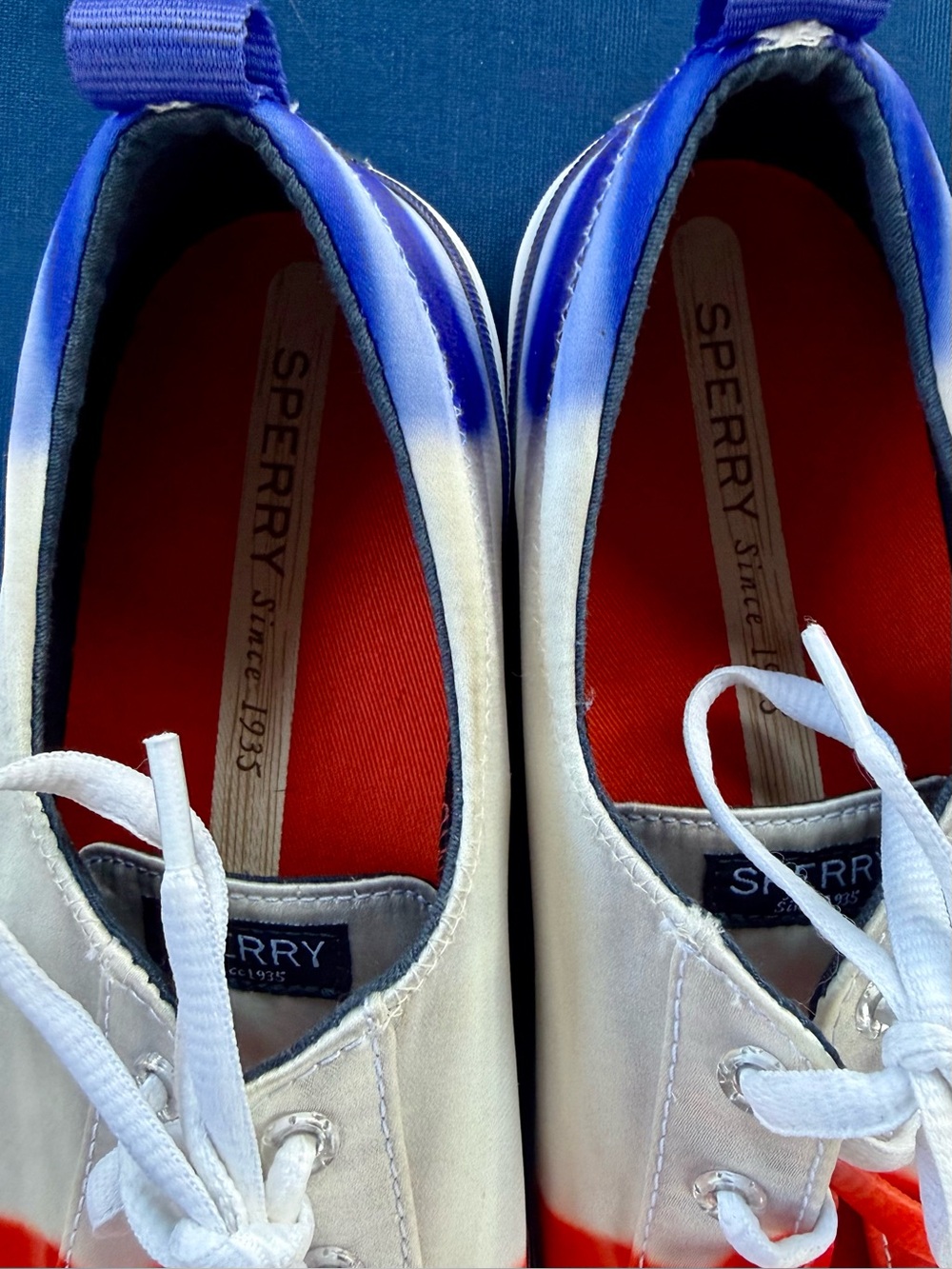 Sperry x Popsicle Crest Vibe Firecracker Sneakers in Red, White & Blue - Picture 5 of 10